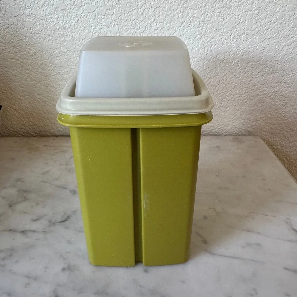 Vintage Tupperware Pickle A-Way Container Avocado Green Strainer Insert  1330-2